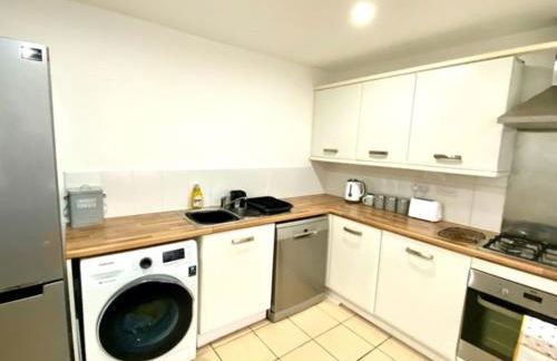 4 Bed House with Driveway Parking for 2 Cars - Rugby - Sleeps 10! Perfect for groups! - Foto 10
