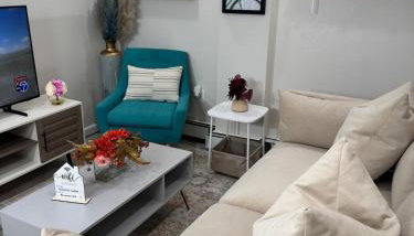 Julie's Cozy 2 Bedroom Basement Apartment - Foto 2