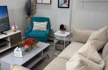 Julie's Cozy 2 Bedroom Basement Apartment - Foto 2