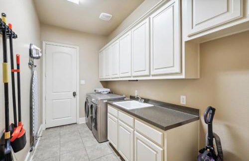 Lakefront Mansion with Pool and Cinema - Foto 38