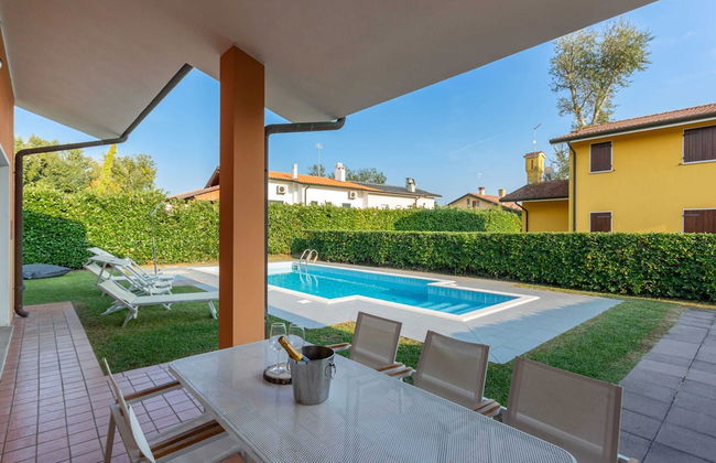 Villa in Albarella With Private Pool & Beach - Photo 6