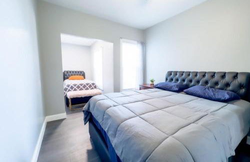 Group Friendly 6BR Near Aquarium & Niagara Falls - Photo 17