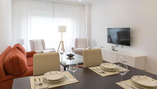 La Bodega Con Parking Gratis - Foto 1