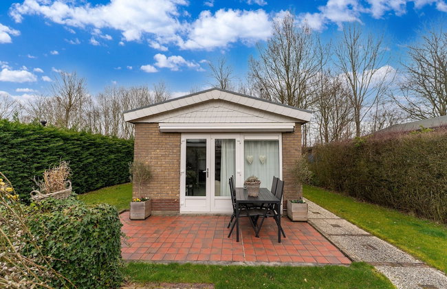 Holiday Home in Zeeland Near Lake - Foto 1