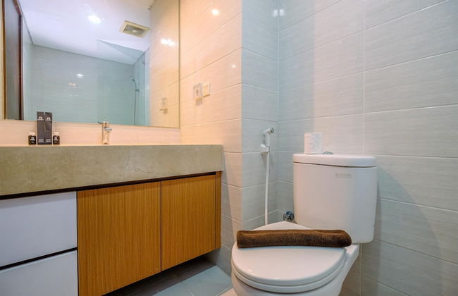 Cozy Living And Spacious Studio At 28Th Floor Kemang Village Apartment - Foto 6