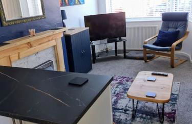 Semi detached quite location - Foto 13