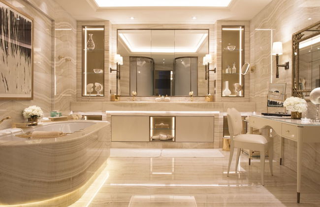 Four Seasons Hotel George V - Photo 60