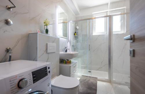 The Fairy's Cave - Free Parking - Photo 7