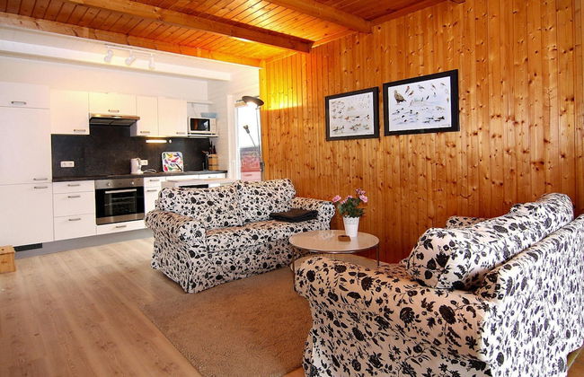 Inviting log House With 2 Terraces and Cozy Fireplace in Damp - Foto 7