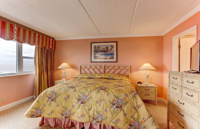 Tastefully Decorated Condo with Scenic Beach Views by RedAwning - Foto 4