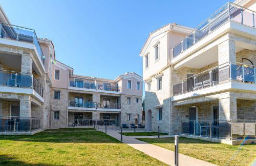 Momento Luxury Apartments walking distance from the beach - Photo 34