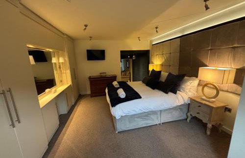 Otter Hollow - a spacious central apartment - Photo 8