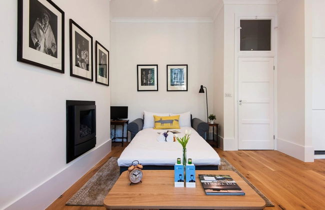 The Stunning Philbeach Garden Apartment - Photo 5