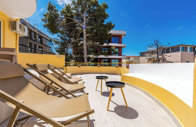 Mabel - The Rooftop Experience - Photo 8