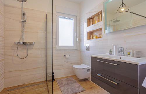 Sunluxvilla 4BR Heated Pool Jacuzzi Sauna - self check in - Photo 30
