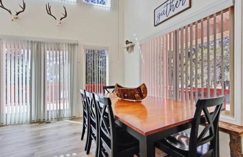 Cascade Cabin Mountain Getaway with Private Beach - Foto 11