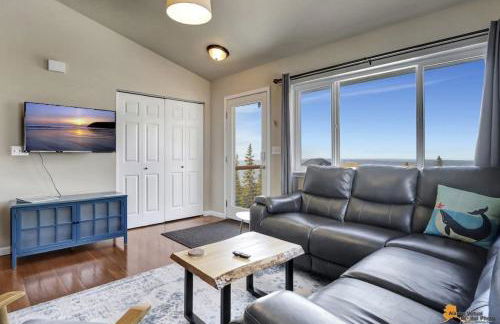 The Mountain Top Escape w/Scenic Views & Trails - Foto 13