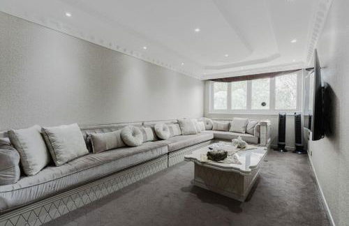 Chic 3BDR in Prime Central Location - Foto 27