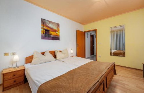 Beautiful Apartment In Umag With Wifi - Foto 6