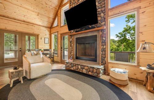 Riverside Oasis with Stunning Views, Cozy Firepit! - Photo 27