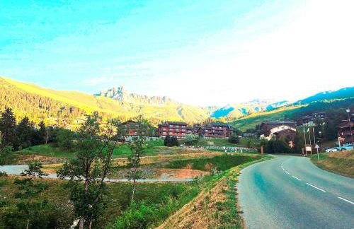 Studio-cabine au pied des pistes avec terrasse de plain-pied - Photo 9