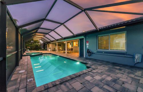 Tranquility Waterfront Villa with Pool & Dock - Photo 11