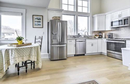 Coastal Waterford Getaway, Steps to the Water! - Foto 11