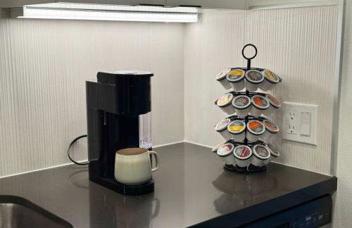 Modern Retreat 10 Min from Disneyland With Pool & Gym - Foto 6