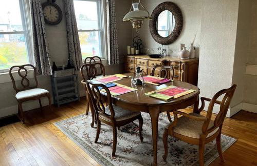 Cute 6-Bedroom Getaway in the heart of Littleton - Foto 9