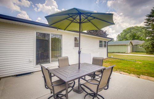 Updated Plymouth Home about 5 Mi to Road America! - Foto 25