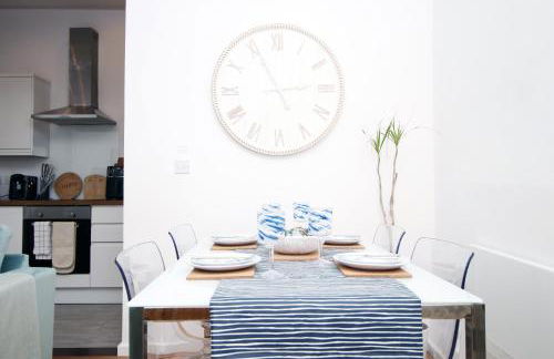 Coastal penarth dream! Close to Cardiff superb location near bars and restaurants! Dog friendly and welcome breakfast pack! - Foto 10