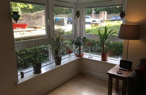 Holyrood Park Apartment - Photo 4