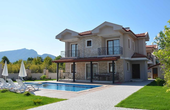 Stunning 4-bed Villa Konak Private & Pool - Photo 12