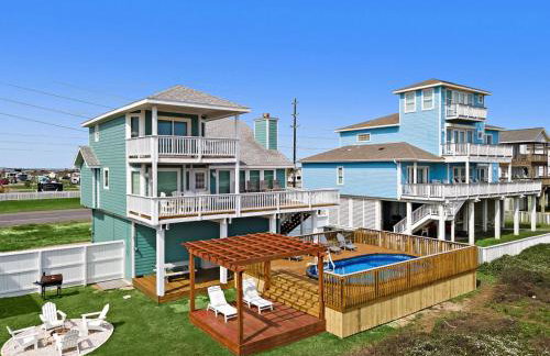Oceanfront home with pool, large decks, fire pit and private walkover to the beach - Foto 48