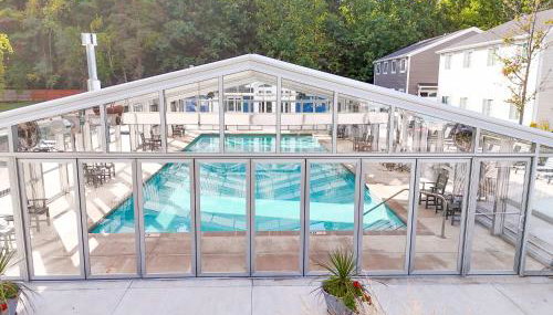 SoHa Year Round Heated Indoor Outdoor Pool - Foto 3
