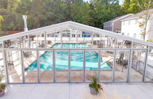 Spacious Dog-Friendly Getaway with Year-Round Pool & Hot Tub - Foto 1