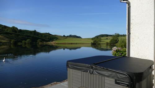 Wallace Lodge - Photo 2