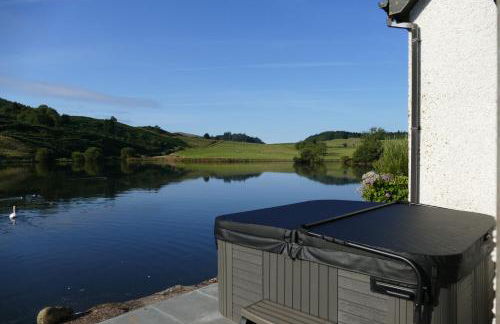 Wallace Lodge - Photo 2