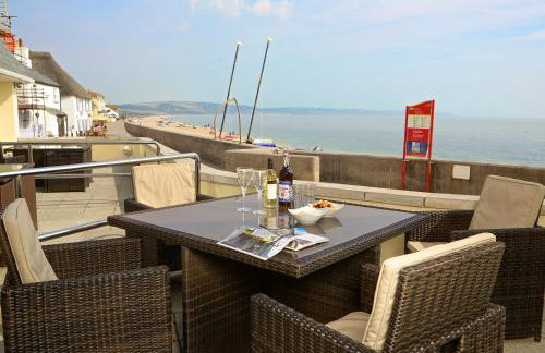 1 At The Beach - Foto 1