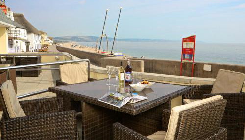 1 At The Beach - Foto 1