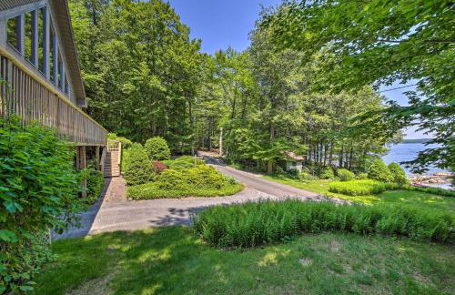 Sebago Lake Gem on Private Cove with Boat Dock! - Foto 27