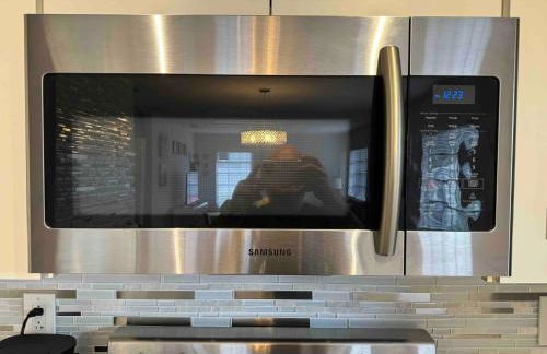 Stylish Stay Close to UM City Vibes - Photo 25