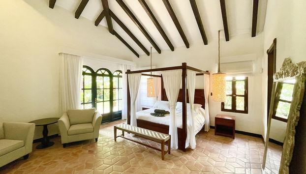 Casa Campana: 9BR Luxury Villa at Los Suenos Resort by RedAwning - Foto 3, Habitación