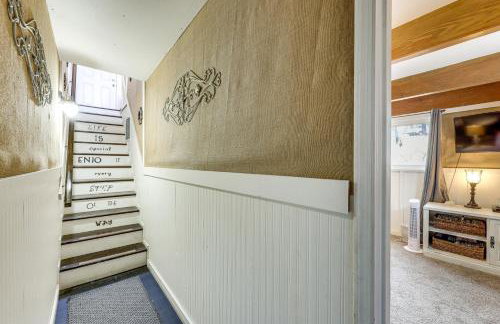 2 Mi to Lake Arrowhead! Mtn-View Hideaway with Deck - Foto 18