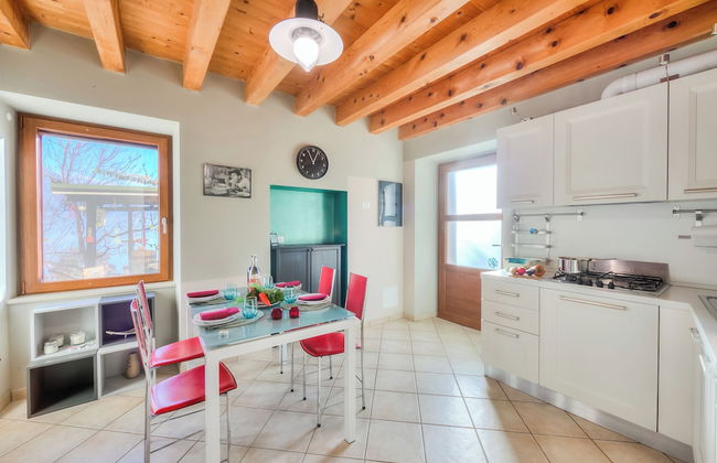 Faby House On Hilly Area And Lake View - Foto 12