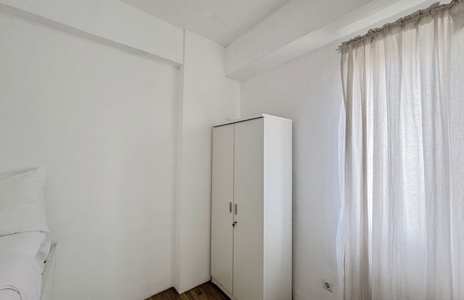 Compact and Restful 2BR at Menara Rungkut Apartment - Foto 19