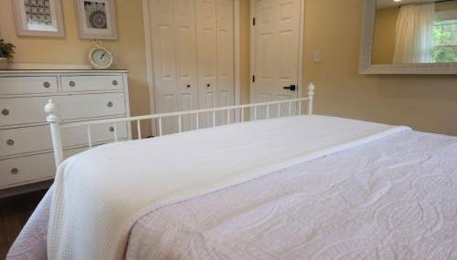 Stay a While in Niantic, Comfort by the Coast - Foto 4