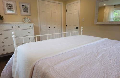 Stay a While in Niantic, Comfort by the Coast - Foto 4