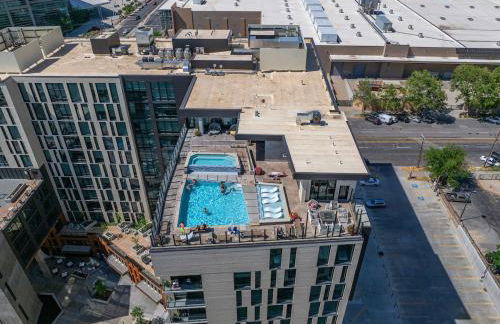 10thFloor CityView HotTub,Pool,Gym,Parking,King Bed - Foto 10