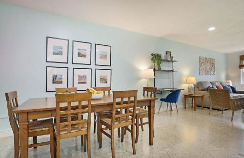 Tropical Escape near Beach! Tons of parking! - Photo 15